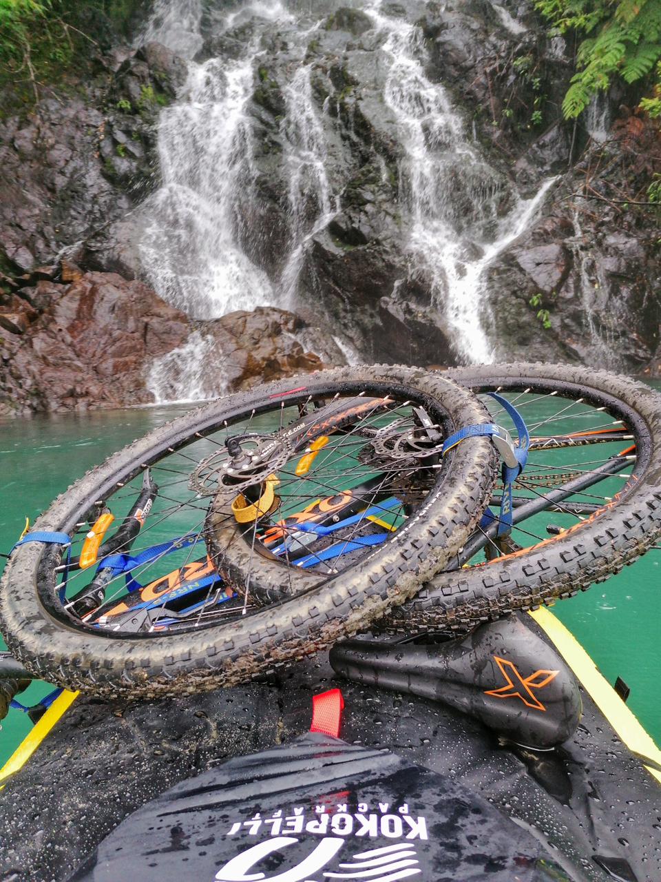 bikerafting-cascada-puelo.jpg